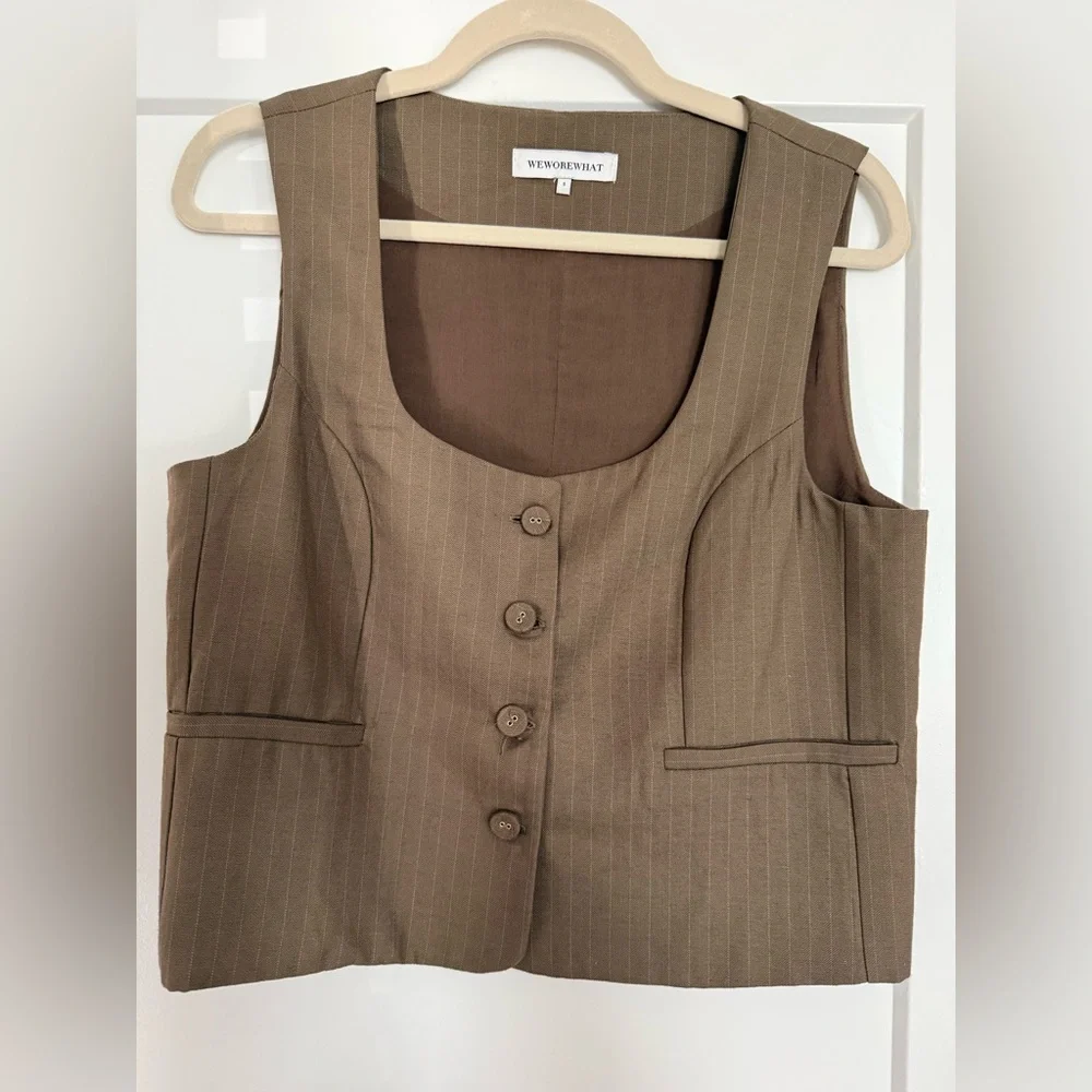 WeWoreWhat Scoop Tailored Vest & Pant Set - Picture 10 of 15